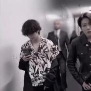 معنی این آهنگو فقط آرمیا میفهمن😅 هر چقد تهیونگ رو دوست دارین لایک ک